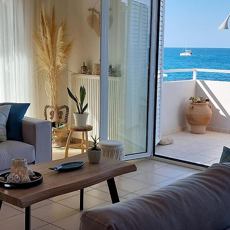 Amazing Beachfront Apartment In Hersonissos المظهر الخارجي الصورة