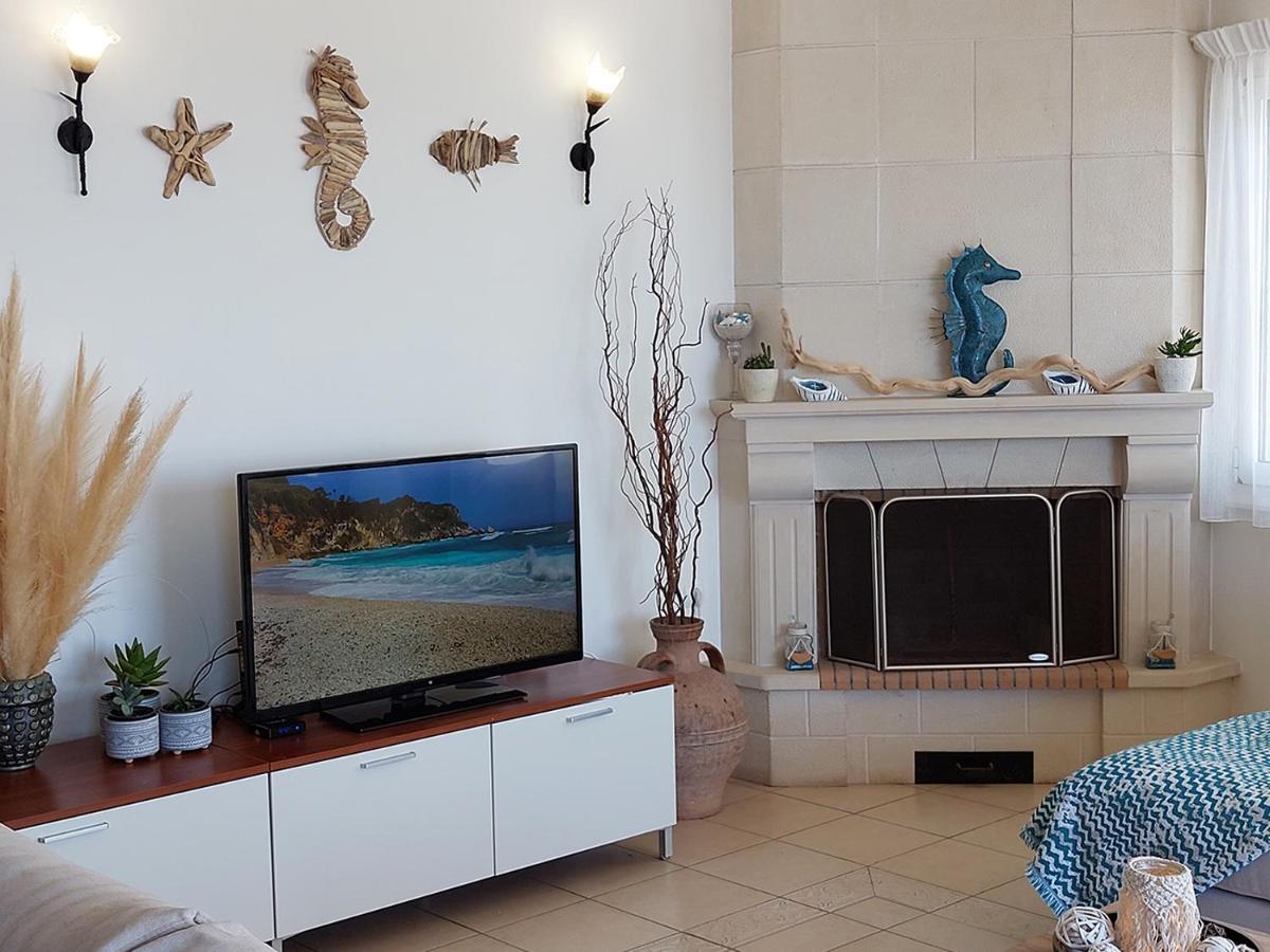 Amazing Beachfront Apartment In Hersonissos المظهر الخارجي الصورة