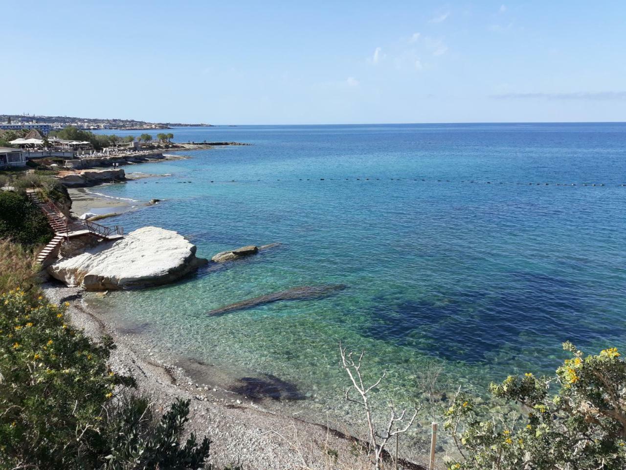 Amazing Beachfront Apartment In Hersonissos المظهر الخارجي الصورة