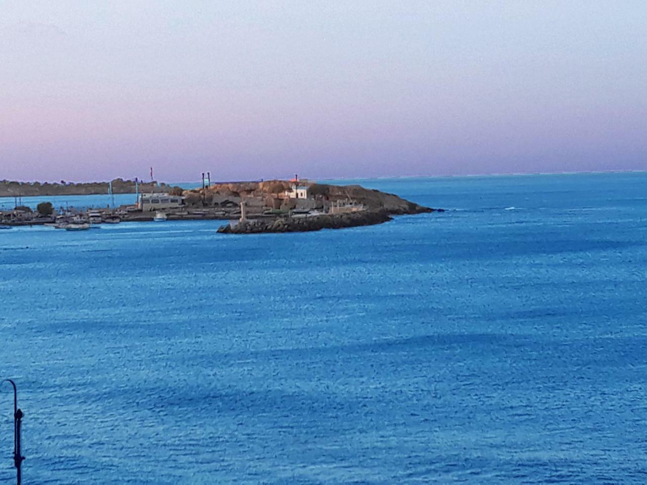 Amazing Beachfront Apartment In Hersonissos المظهر الخارجي الصورة