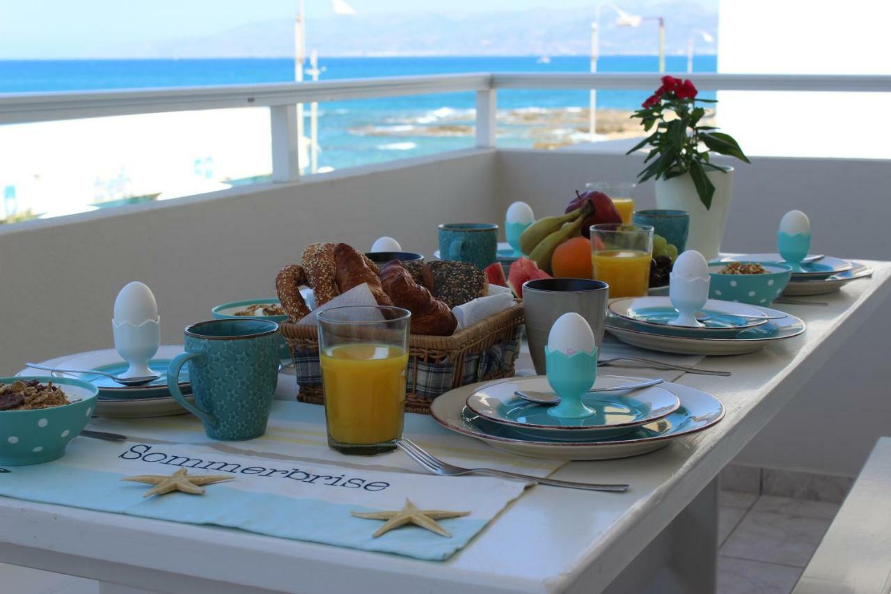 Amazing Beachfront Apartment In Hersonissos المظهر الخارجي الصورة